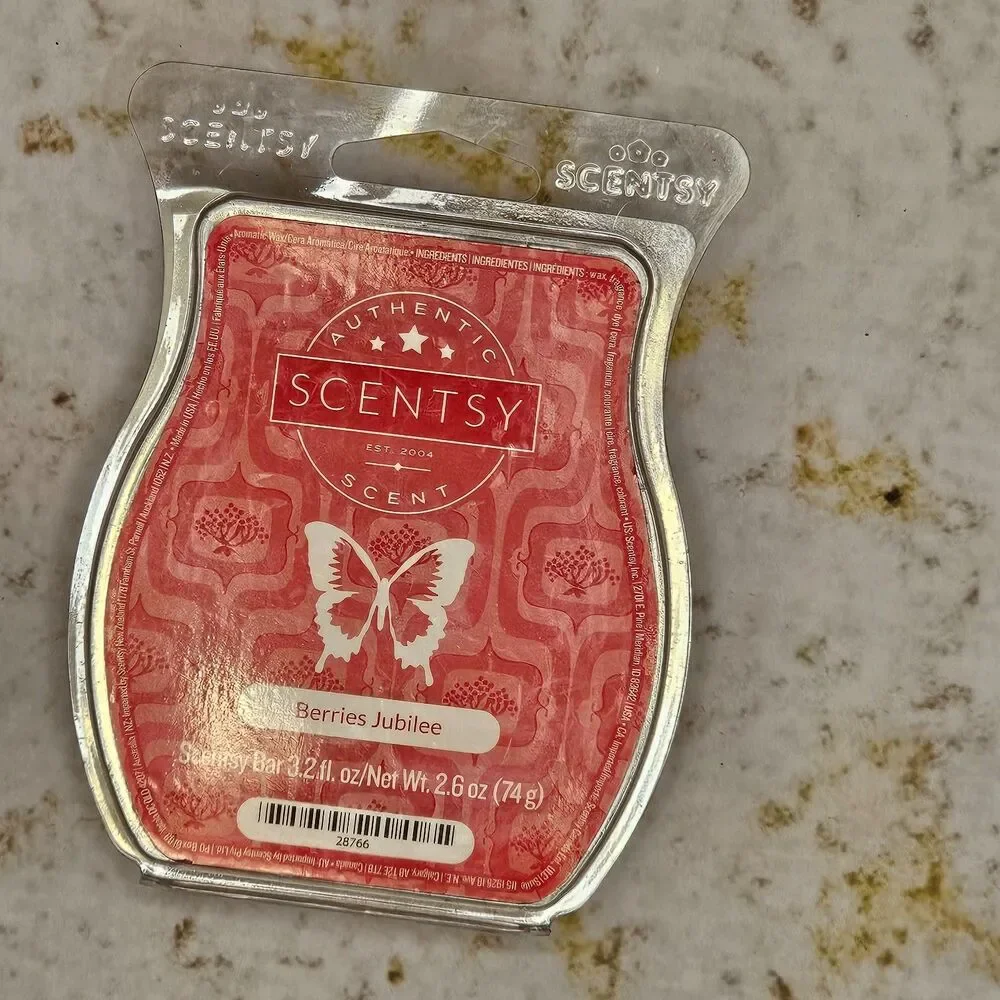 NEW Scentsy Bar – Berries Jubilee – Juicy Summer Berries & Vanilla Whipped Cream